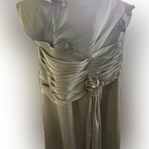 Elegant Silver Strapless Evening Dress